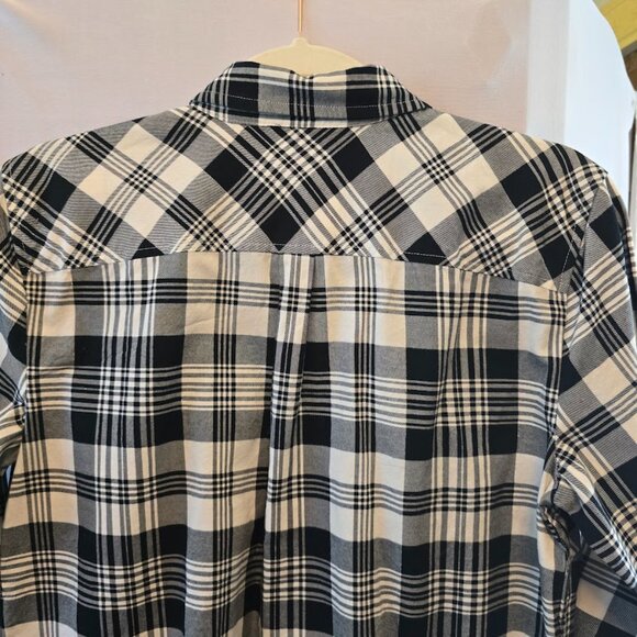 TALBOTS LONG SLEEVE SHIRT BLACK WHITE SILVER THREAD SHIMMER SIZE MEDIUM - Picture 6 of 9